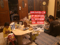 proses-perakitan-plakat-akrilik-gapit-web